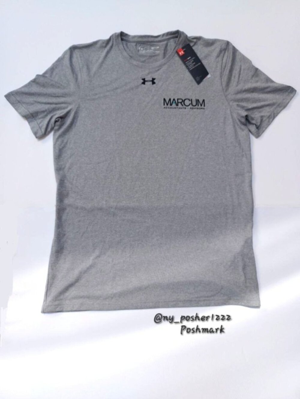 𝗨𝗡𝗗𝗘𝗥 𝗔𝗥𝗠𝗢𝗨𝗥 𝖬𝖠𝖱𝖢𝖴𝖬 Promo Men’s Locker 2.0 Tee Gray (Size S)